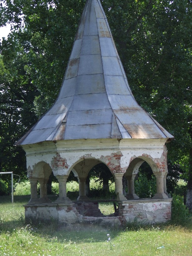 The octagonal well, Kornis Castle in Mănăstirea, Cluj County, Romania