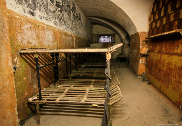 Prison cell. Author: Alexey Grachev | LiveJournal @alexdoomer2009