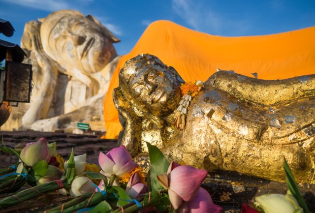 Wat Lokaya Sutha (Temple of the Reclining Buddha). Author: Erik Haze | Behance @ErikHaze