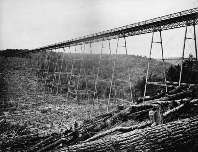 The original Kinzua Bridge, before its reconstruction in 1900. Erie Railway Company