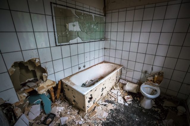 Bathroom. Author: Marakhovets Alexey – Instagram @alexio.marziano