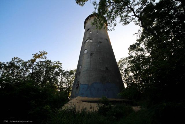 Experimental tower for testing the ground version of the Third Reich radar FuG 200. By Alex Technolirik – LiveJournal @technolirik