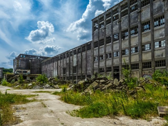 https://www.abandonedspaces.com/wp-content/uploads/2020/12/chemical-plant-in-rudersdorf-coswig-bt-r3-640x480.jpg