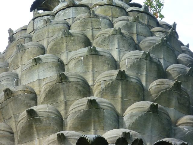Details of the roof of the Dunmore Pineapple. By Kim Traynor, CC BY-SA 3.0
