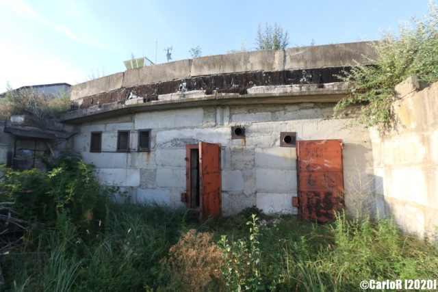 Delapidated cement building at Tököl Airbase