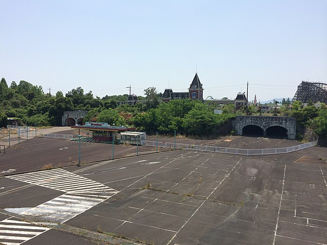 Aerial view of the Nara Dreamland parking lot