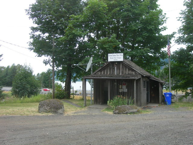 Exterior of the Bridal Veil post office