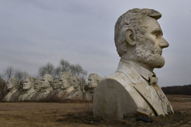 Side view of the bust of Abraham Lincoln