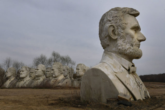 Side view of the bust of Abraham Lincoln
