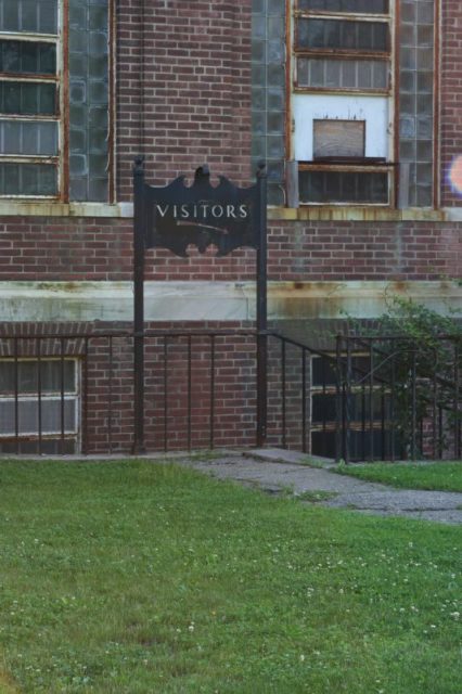 Visitor sign at Fairfield