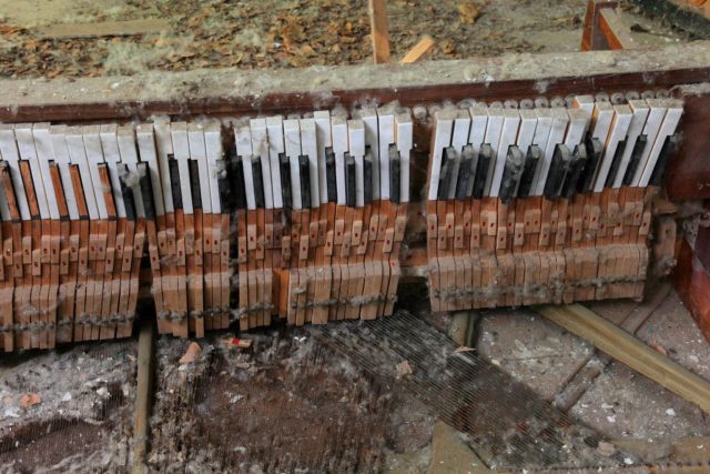Broken piano found in Pripyat