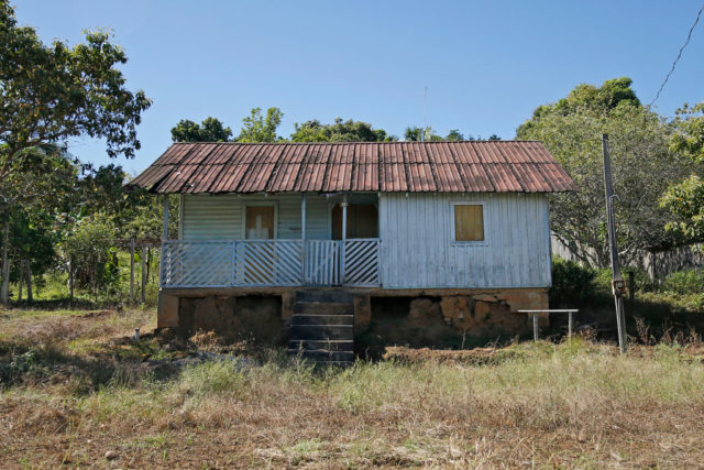 Exterior of a home in Fordlândia