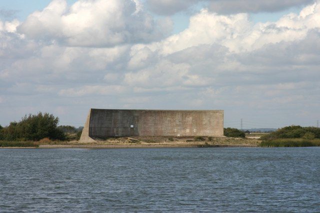 Acoustic mirror in Kent, England. Author: Mark Duncan CC BY-SA 2.0