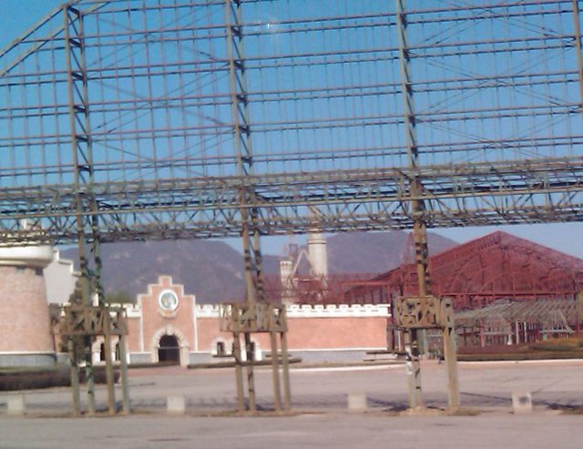A luxury shopping complex – Badaling Premier Outlet – was built on the site. Author: Bertrouf CC BY 2.0