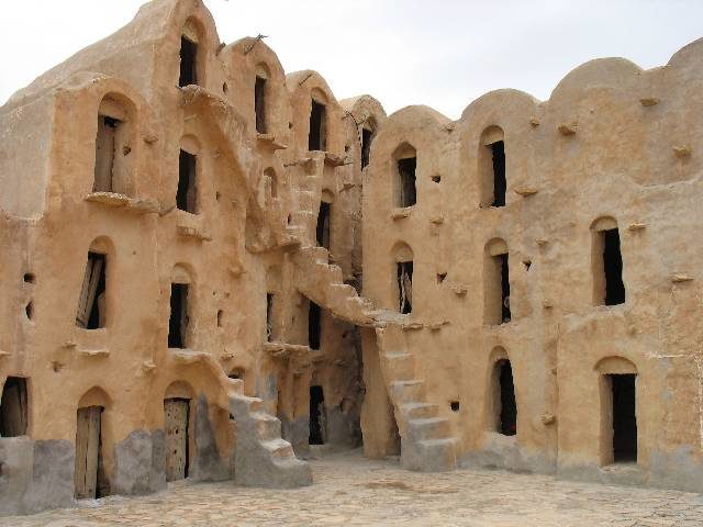 Multi-level ghorfas, as seen at Ksar Ouled Soltane in southern Tunisia. Author: Andy Carvin CC BY SA3.0