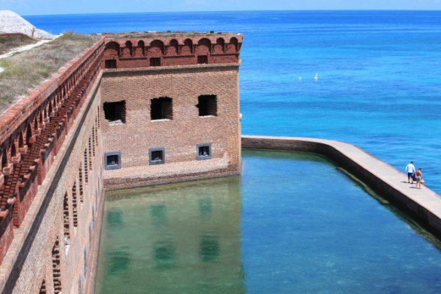 Outer walls of Fort Jefferson. Author: Sandy Auriene Sullivan CC BY 2.0