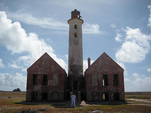 In front of the lighthouse. Author: mjhagen CC BY 2.0