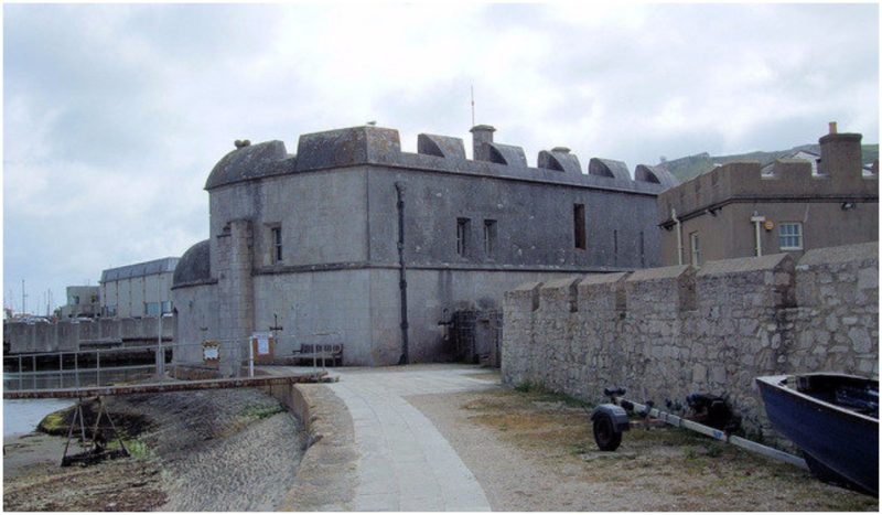 The fan-shaped castle was built from Portland stone. Author: Jim Linwood  CC BY2.0