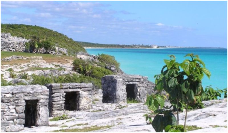 Mayan Ruins at Tulum Author: ogwen  CC BY-SA 3.0