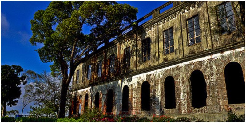 Abandoned Diplomat Hotel, Philippines. Author:  JanLendL   CC-BY2.0