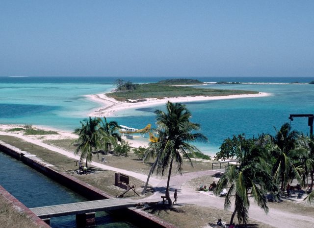 A tourist plane in the Dry Tortugas: one of the only ways to get to the islands. Author: Dominic Sherony CC BY-SA 2.0