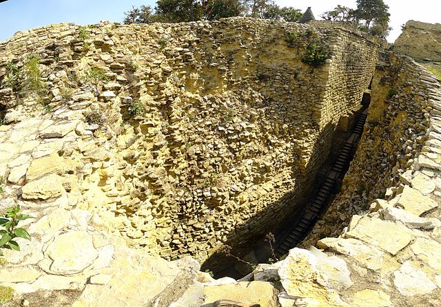 One of the entrance of the fortress. Author: Martin St-Amant CC BY 3.0