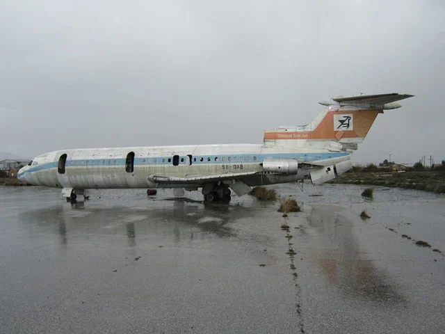 Remains of Cyprus Airways Hawker-Siddeley Trident on the airport site. – By Dickelbers – CC BY-SA 3.0