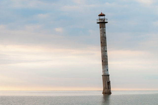 Kiipsaare leaning lighthouse. Author: Abrget47j CC BY-SA 3.0