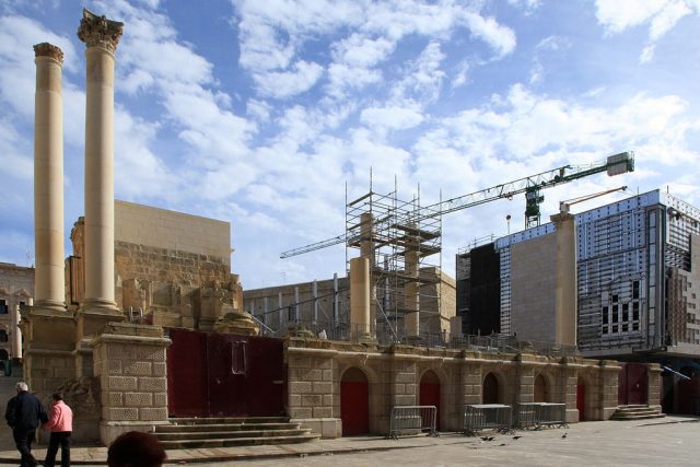 The Royal Opera House under construction. Author: Frank Vincentz CC BY-SA 3.0