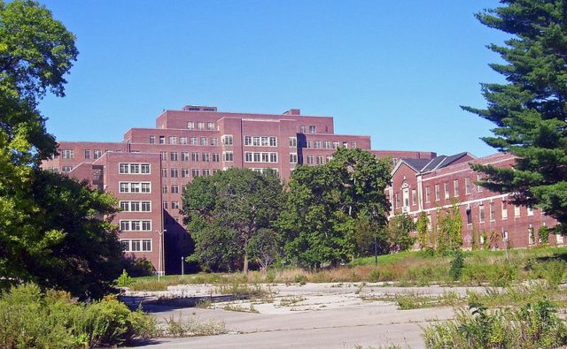 The exterior of part of the Hudson River State Hospital.