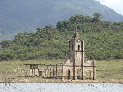 Colonial church in Potosí. Author: TheKillerKira  CC BY 3.0