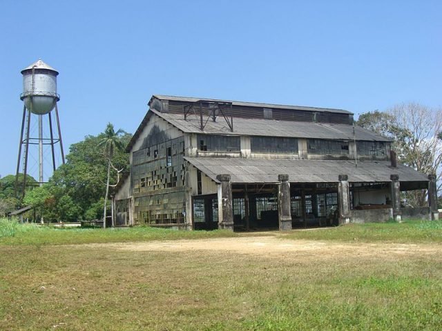 Water tower and main warehouse building. Author: (WT-shared) CC BY-SA 3.0