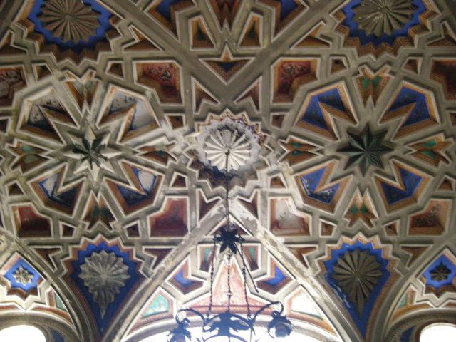 Sammezzano palazzo: Ceiling detail. – By Sailko – CC BY-SA 3.0