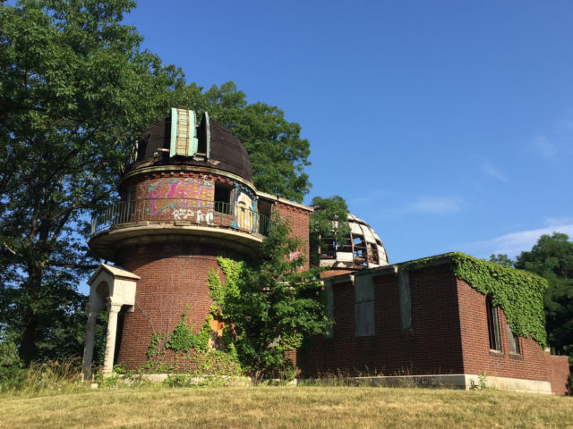 View of the neglected Warner & Swasey Observatory. Author: Mark Souther CC BY-SA 2.0