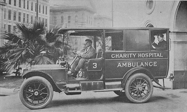 Ambulance, 1912. Author: Internet Archive Book Images CC BY-SA 2.0