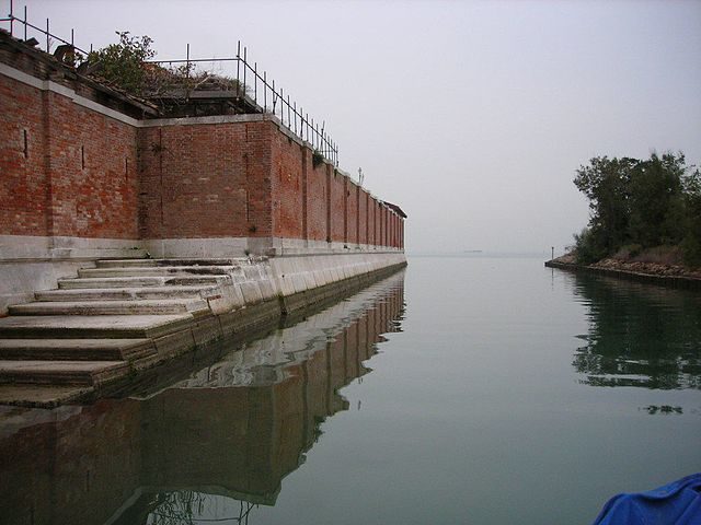 The island of Poveglia. Author: Angelo Meneghini CC BY-SA 3.0