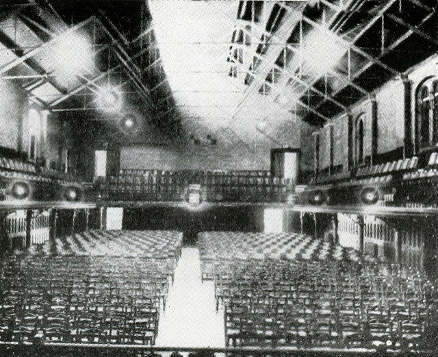 The Baths Cinema, Bishopston, Bristol, 1923.Author: brizzle born and bred CC BY-ND 2.0