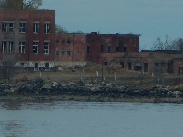 Abandoned Buildings – Taken from a boat. Author: Adam Moss CC BY-SA 2.0