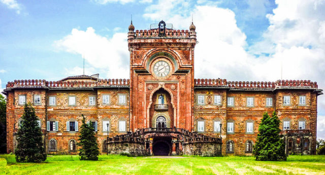 Sammezzano Castle, Tuscany, Italy. – By Paebi – CC BY-SA 3.0