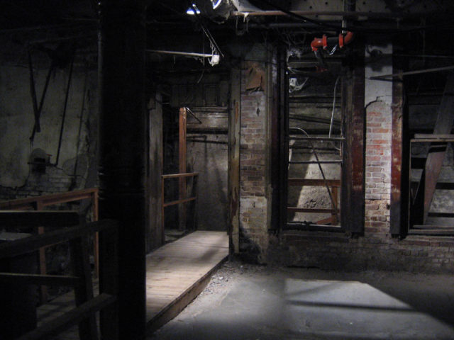 The “Seattle Underground” as seen on Bill Speidel’s Underground Tour— the facade is seen here was at street level in the mid-1800s. Author: Postdlf CC BY-SA 3.0
