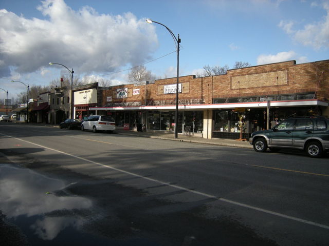 Shops in downtown Snoqualmie, Washington. Photo Credit: Joe Mabel, CC BY-SA 3.0