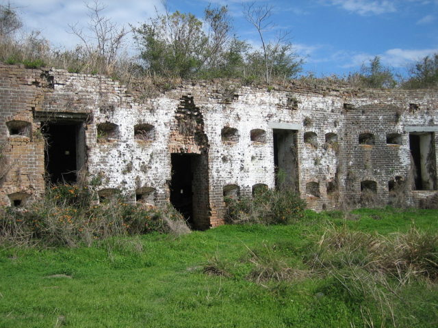 Ruins of Fort Macomb, Louisiana. Author: Infrogmation CC BY 2.5