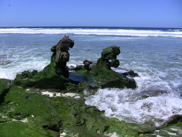 Landing craft wreckage on Baker Island coast. Photo Credit: Joann94024, CC BY-SA 3.0