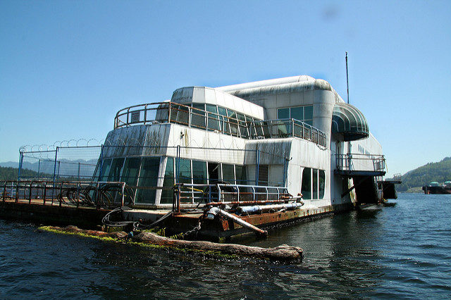 The floating McDonald’s remains from Expo ’86. Author: Taz CC BY 2.0