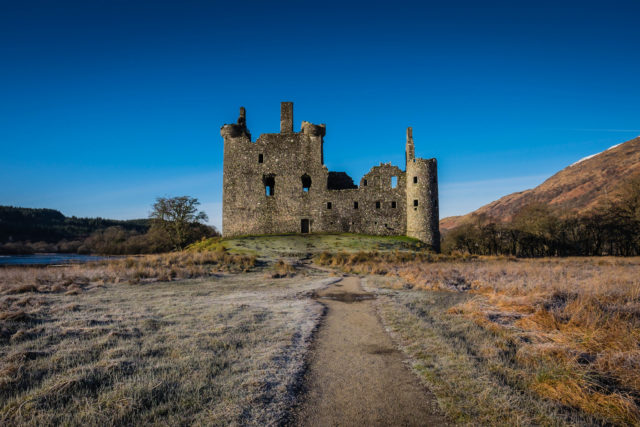 The path to Kilchurn Castle. Ian Dick, CC BY 2.0