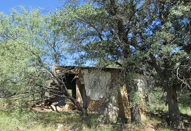 The ruins of what may have been the assay office. Author: The Old Pueblo CC BY-SA 4.0