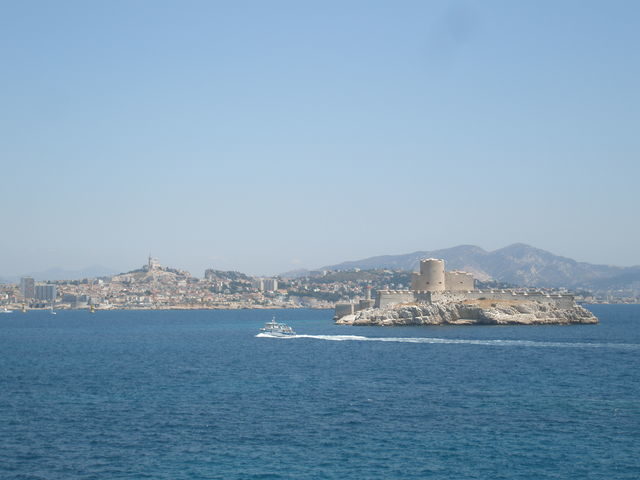 The Château d’If with Marseille in the background. Author: Stymphal CC BY-SA 3.0