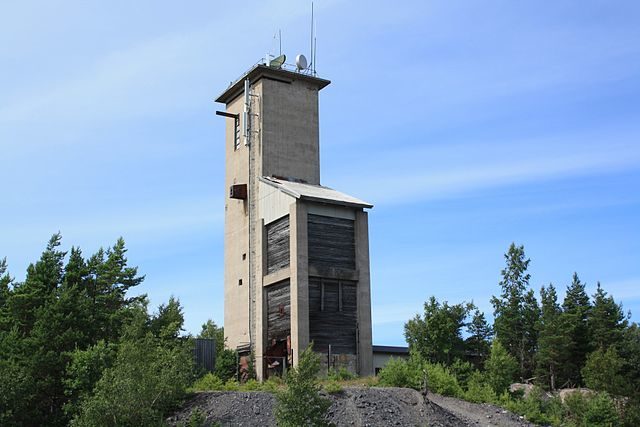One of the survived mining buildings from the mining period on Jussarö. Photo credit: Migro, CC0 1.0