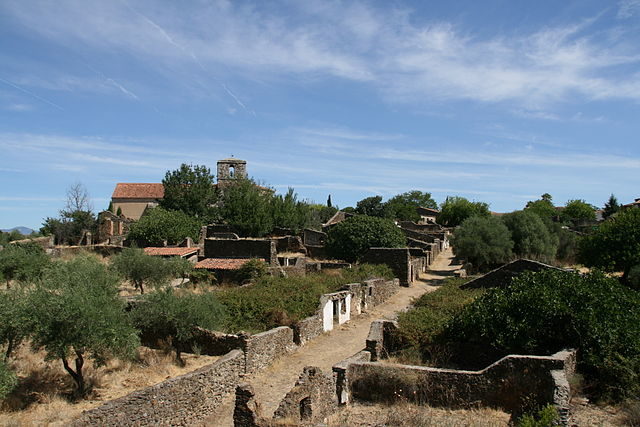View of Granadilla from the wall. Photo credit: Discasto, CC BY-SA 3.0 es 