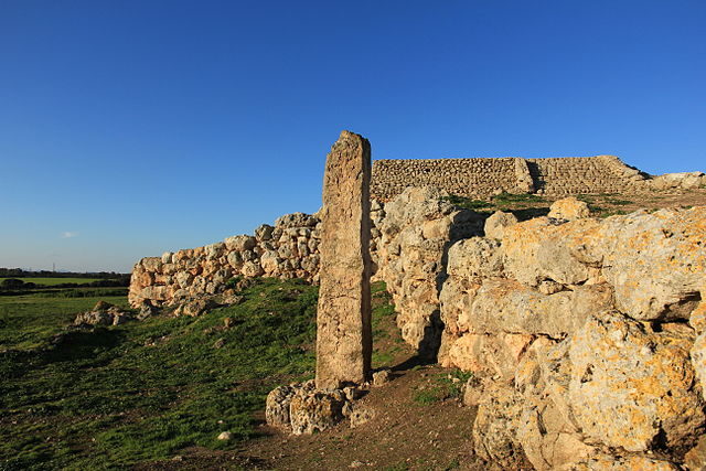 The menhir, or Standing Stone. Author: Gianni Careddu CC BY-SA 3.0